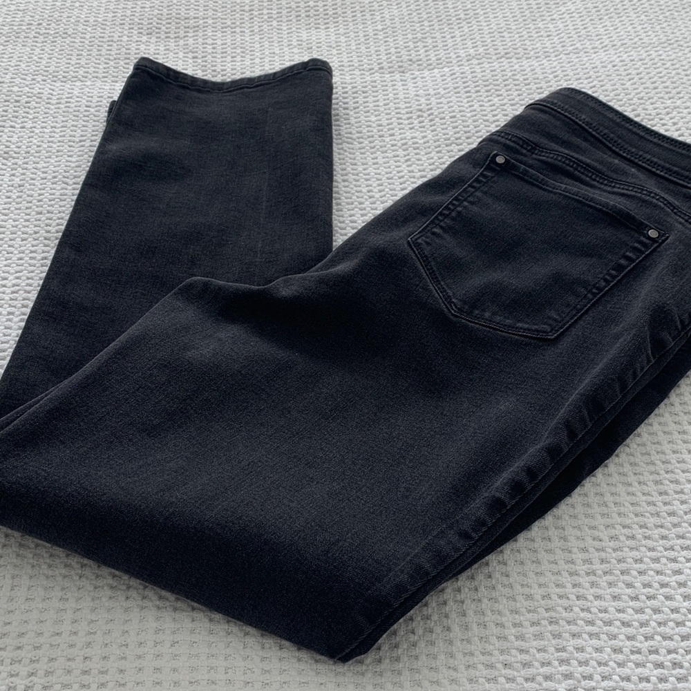 Chico’s Jeans Fabulously Slimming Black Size 14 Short - Picture 14 of 14